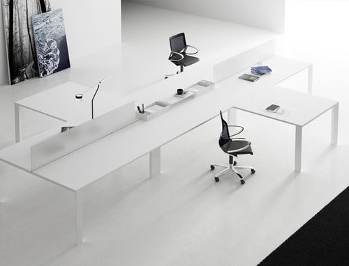 Scrivania per open space - UM - FAMO - da terra / da 2-4 persone / contemporanea