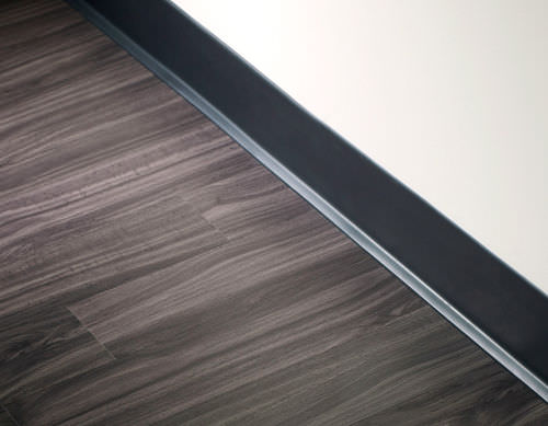 Pavimento in gomma - WALLFLOWER - Flexco Corporation - per il settore terziario / liscio / aspetto legno