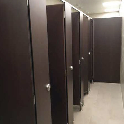 Cabina per bagni pubblici in legno - MEGABLOK S.A. - per toilette / per edifici pubblici