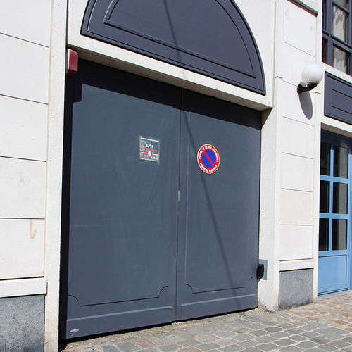 Porta basculante per garage - SMF Services - battente / in metallo laccato / automatica