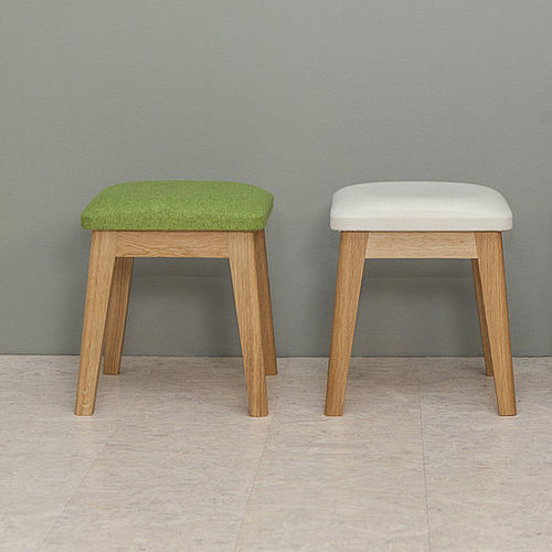 Sgabello contemporaneo - DEBE.DELINE : NURSERY - de Breuyn Möbel GmbH - in legno / imbottito / per bambini
