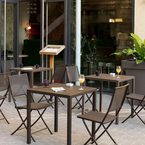 Tavolo contemporaneo - QUADRIX - VLAEMYNCK - in acciaio galvanizzato / con supporto in acciaio / quadrato
