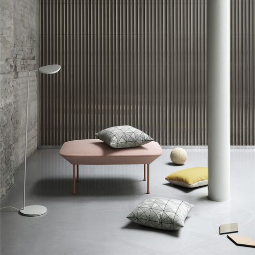 Lampada da terra - LEAF - Muuto - in alluminio / in ottone / contemporanea