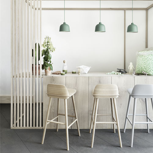 Sedia alta contemporanea - NERD - Muuto - da interno / in rovere / in frassino