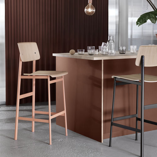 Sgabello da bar design scandinavo - LOFT - Muuto - in acciaio con rivestimento a polvere / con supporto in legno / con 4 gambe