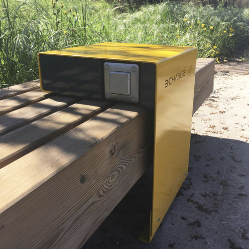 Stazione di ricarica USB - UNIT - FREPAT URBAN EQUIPMENT - urbana / con panchina integrata