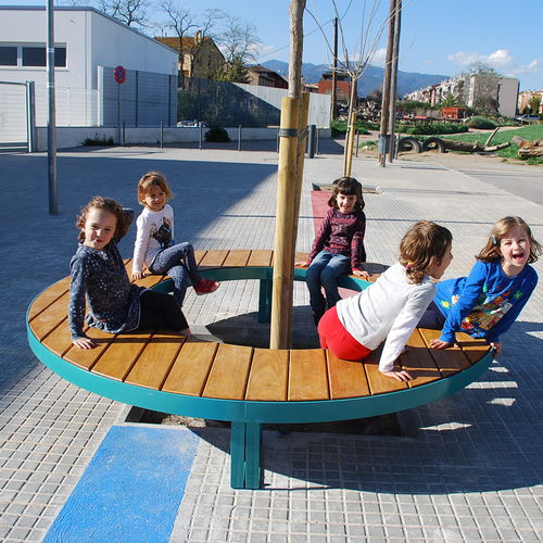 Panca per spazi pubblici contemporanea - PLAY - FREPAT URBAN EQUIPMENT - in legno / in acciaio galvanizzato / con schienale