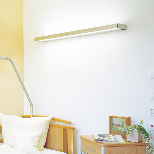 Applique contemporanea - VANERA.bed - Herbert Waldmann GmbH & Co. KG - da interno / in alluminio / lineare