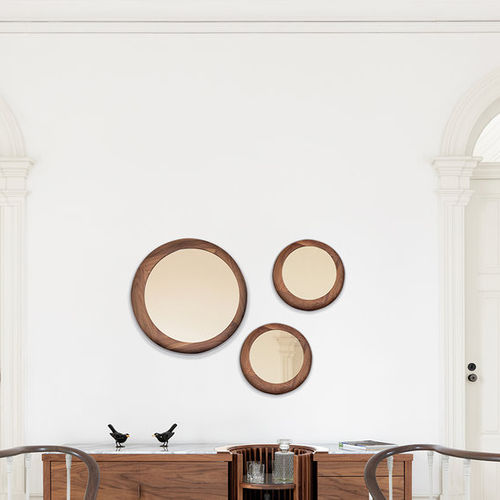 Specchio a muro - LUNA - Wewood - Portuguese Joinery - contemporaneo / rotondo / in rovere