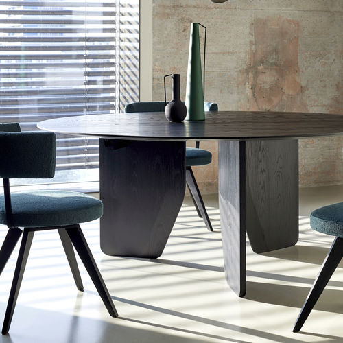 Tavolo contemporaneo - CUT - more - in legno massiccio / con supporto in legno massiccio / rettangolare