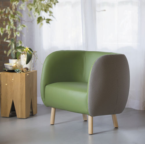 Poltrona contemporanea - MOUSSE P - CHAIRS & MORE - in pelle / in tessuto / per uso contract