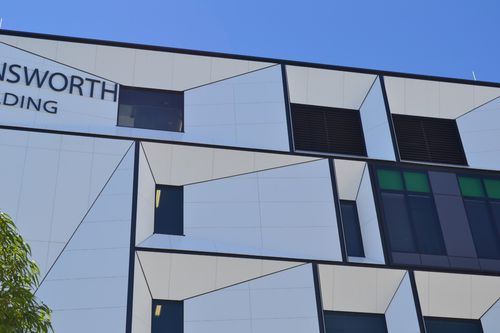 Rivestimento di facciata in pannelli - AINSWORTH BUILDING - Vitragroup - in fibrocemento / lucido