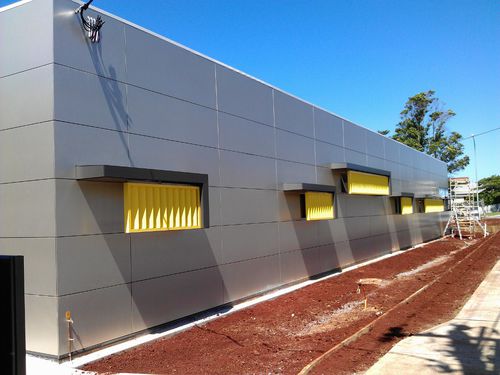 Rivestimento di facciata in pannelli - CONCEALED FIXING - Vitragroup - in fibrocemento / lucido