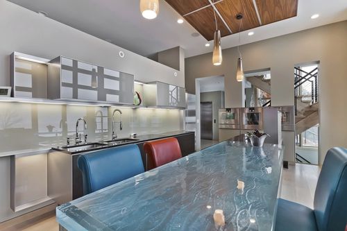 Cucina contemporanea - ThinkGlass - in vetro / con isola / a L