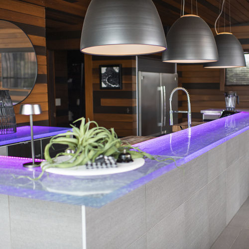 Bancone da cucina - Pool house private - ThinkGlass - in vetro / dritto / a L