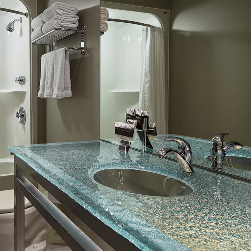 Piano lavabo doppio - ThinkGlass - in vetro / su misura / ad uso professionale