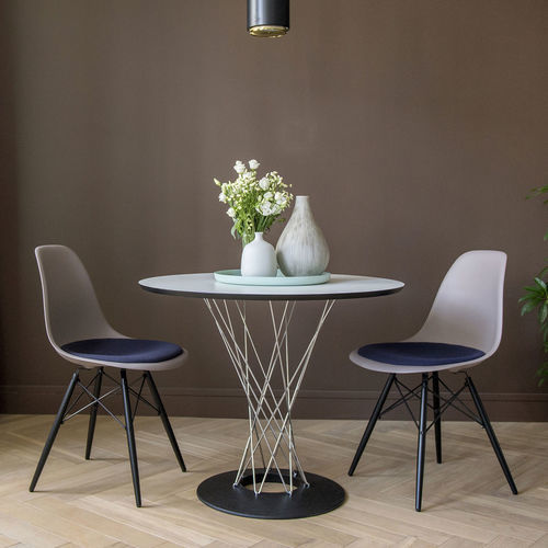 Tavolo da pranzo contemporaneo - vitra - in legno compensato / in laminato / con supporto in acciaio cromato