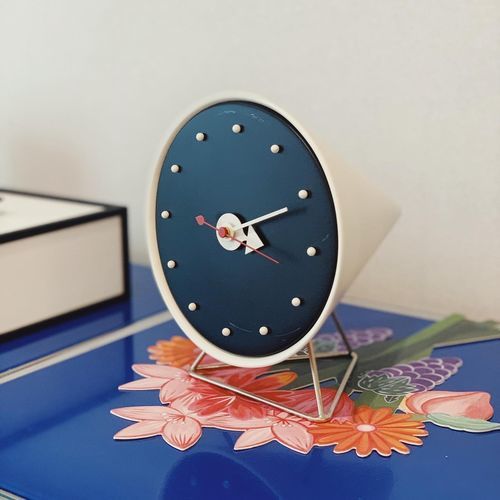 Orologio contemporaneo - CONE  - vitra - da tavolo / analogico / in noce