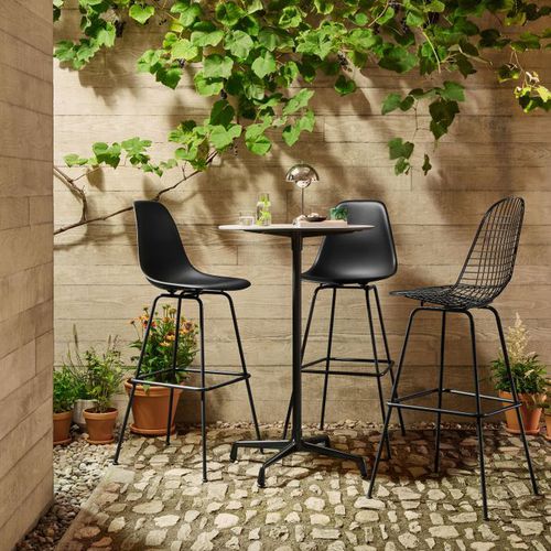 Tavolo alto contemporaneo - vitra - in legno / con supporto in metallo cromato / rotondo