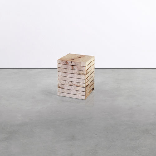 Sgabello contemporaneo - on_15 - Silvio Rohrmoser - in legno massiccio / con supporto in legno massiccio / con base centrale