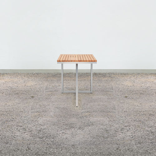 Tavolo contemporaneo - at_17 - Silvio Rohrmoser - in legno massiccio / in larice / con supporto in acciaio inossidabile lucido