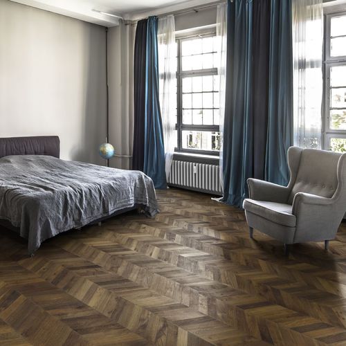 Parquet multistrato - ID : DARK BROWN - Kahrs - in rovere / in legno / a spina di pesce