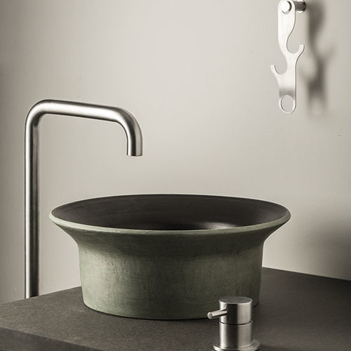 Bocca per lavabo in acciaio inossidabile - STIRIANA 6328T - MINA Rubinetterie - a pavimento / grigia / dorata