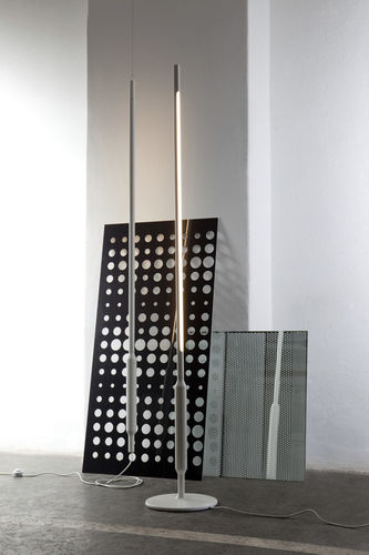 Lampada da terra - SLIM - VERTIGO BIRD d.o.o. - in alluminio / design minimalista / con cavo