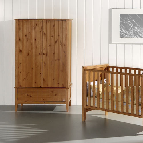 Armadio contemporaneo - WINDSOR  - Troll Nursery Deutschland - in pino / con ante battenti / a cassetti