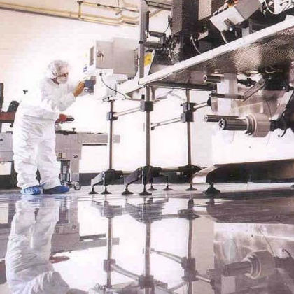 Pavimento rivestito con vernice poliuretanica - FLOWSHIELD LXP - Tremco CPG Iberia & Italy - Flooring - da interno / per gradini / industriale