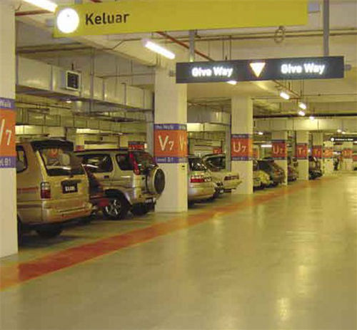 Pavimento in resina epossidica liquida - FLOWCEM - Tremco CPG Iberia & Italy - Flooring - liscio / aspetto cemento / autolivellante