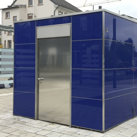 Toilette pubblica in calcestruzzo - CITY  - HERING Sanikonzept GmbH - in legno / in vetro / in HPL