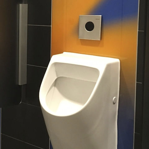 Orinatoio in ceramica - HERING Sanikonzept GmbH - da parete / per ufficio
