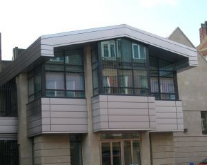 Rivestimento di facciata in pannelli - APERAM - Metal Solutions Ltd - in acciaio inossidabile / in metallo / con scanalature