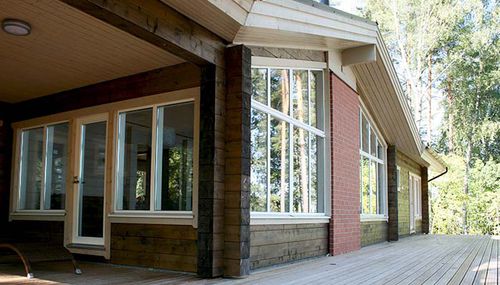 Casa prefabbricata - BLACK HERON - Preloc oy Ltd - in legno massiccio assemblato / ecologica / antisismica