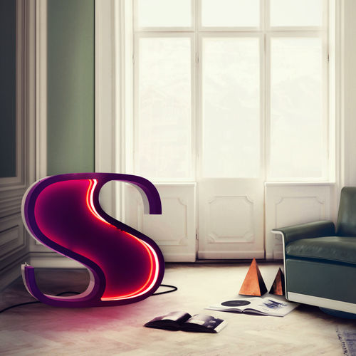 Lampada da terra - LETTER S - DelightFULL - in alluminio / in acciaio inossidabile lucido / design originale
