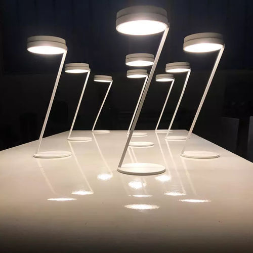 Lampada da tavolo - ZETA - Knikerboker - in alluminio lucido / design minimalista / senza filo