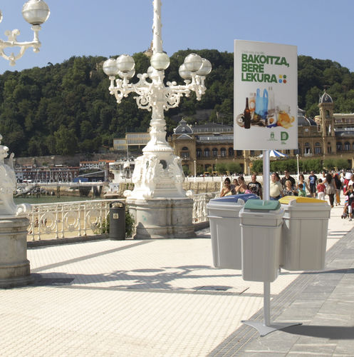 Portarifiuti per raccolta differenziata - ISLA ECO-LID  - CERVIC ENVIRONMENT - pubblico / in acciaio galvanizzato / con coperchio