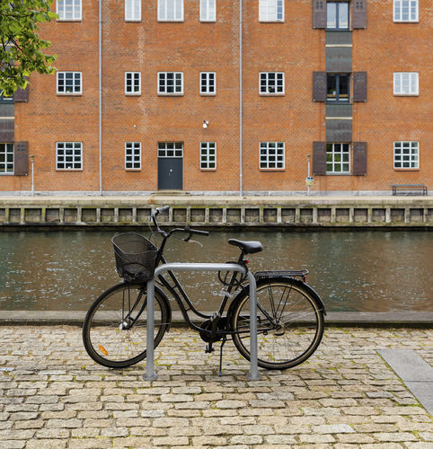 rastrelliera per biciclette a pavimento - CERVIC ENVIRONMENT