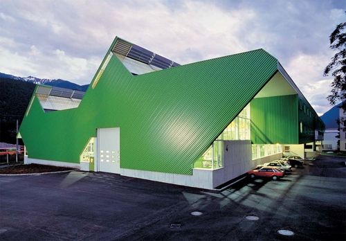 Rivestimento di facciata in pannelli - JENBACH WERKE - Stahlbau Pichler - in lamiera / in metallo / ondulato
