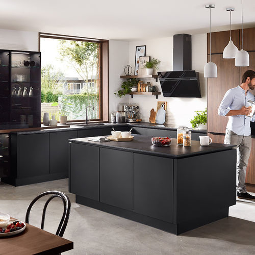 Cucina contemporanea - RIVA 840 - nobilia - in legno / in vetro / con isola