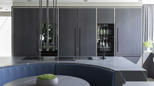 Cucina contemporanea - 202208 - TM Italia - in rovere / in quarzo / in pelle