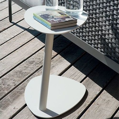 Tavolo d'appoggio contemporaneo - Smart - Ethimo - in alluminio / con supporto in alluminio / triangolare
