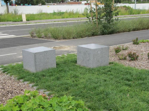 Pouf contemporaneo - MASSIVO - URBASTYLE - in calcestruzzo / per spazio pubblico