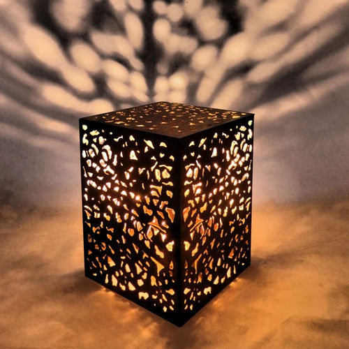 Lampada da tavolo - PATTERN  - BOHEME DESIGN - in metallo / design originale / con cavo