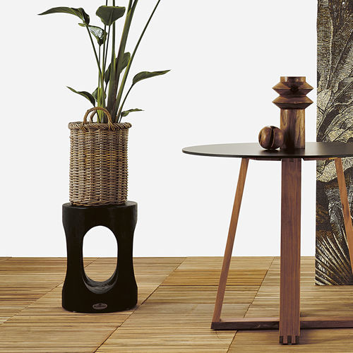 Sgabello contemporaneo - Suar - Il Giardino di Legno - in legno / con supporto in legno / da esterno