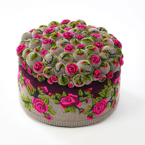 Pouf contemporaneo - Roses - MYK Berlin - in lana merinos / tondo / fatto a mano
