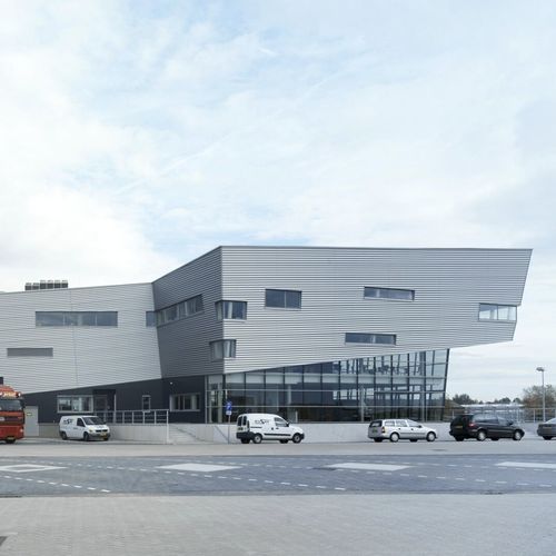 Rivestimento di facciata in pannelli - COLORCOAT®  - TATA STEEL - in acciaio / in zinco / in gesso