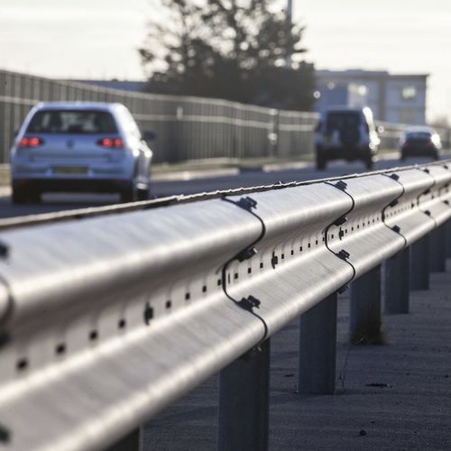 Barriera stradale in acciaio - HIGHWAY - TATA STEEL - per strada