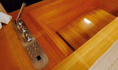 Vasca da bagno ad uso professionale - Hofer Group GmbH - in legno / idromassaggio